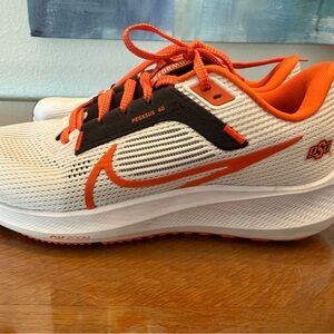 Nike Pegasus 40 Running Shoe - Oklahoma State University Orange